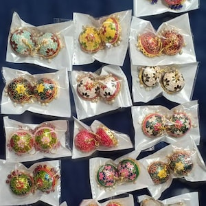 Jhumki-oorbellen Bruidsmeisjescadeaus Mehndi Sangeet Retourcadeaus Sieraden Meenakari Jhumka Bulkcadeaus