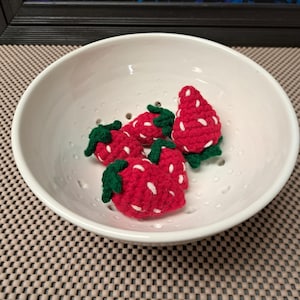 Berry Bowl with Matching Plate in White