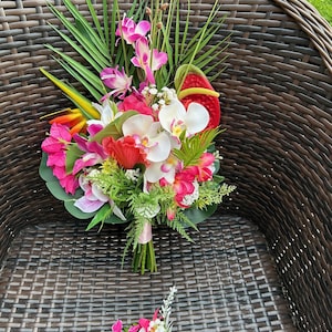 Tropical wedding bouquets and boutonnières/Bridal bouquet with tropical silk flowers/Bride bouquet/Wrist corsage/Tropical theme bouquet