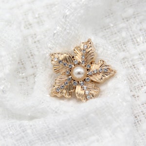 25mm Fiore Abito da sposa Oro Metallo Rhinstones Bottoni per abbigliamento Bella decorativa fai da te Accessori da cucito fai-da-te