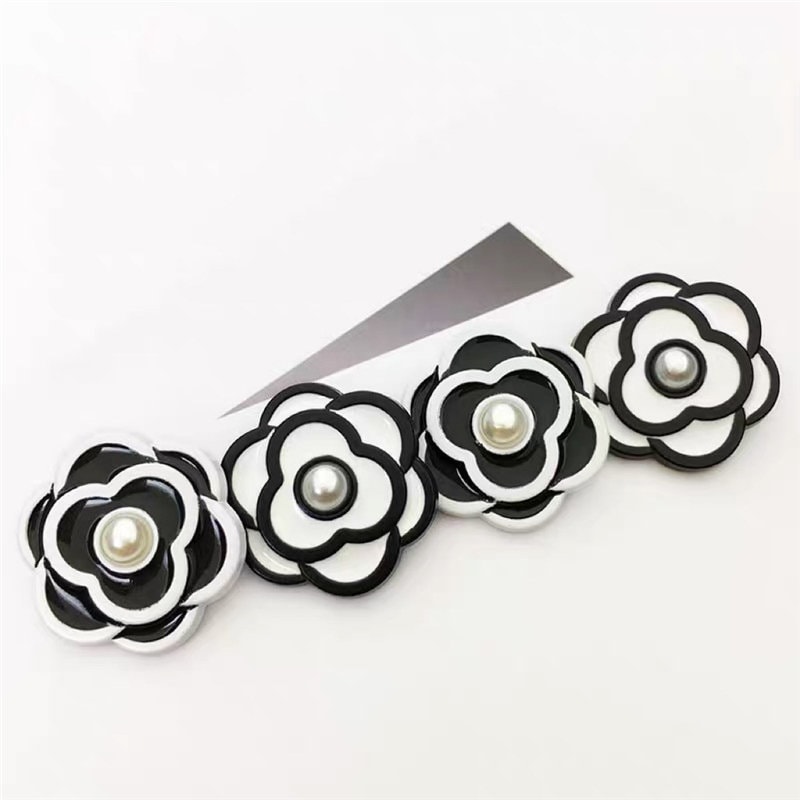 Chanel buttons - Etsy 日本