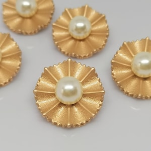 23MM Large Gold Flower Pearl Buttons Of Clothing High Quality Luxury Fashion Decor Button Of Women Coat Sewing Accessories DIY