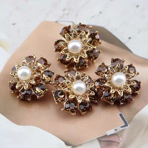 Bottoni di cristallo super belli per abbigliamento 20mm Pelliccia Bottone cucito Forniture Abbigliamento femminile Vestito Bottone decorativo