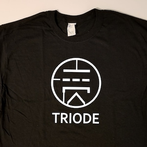 Triode vacuum tube symbol electronics - classic style t-shirt