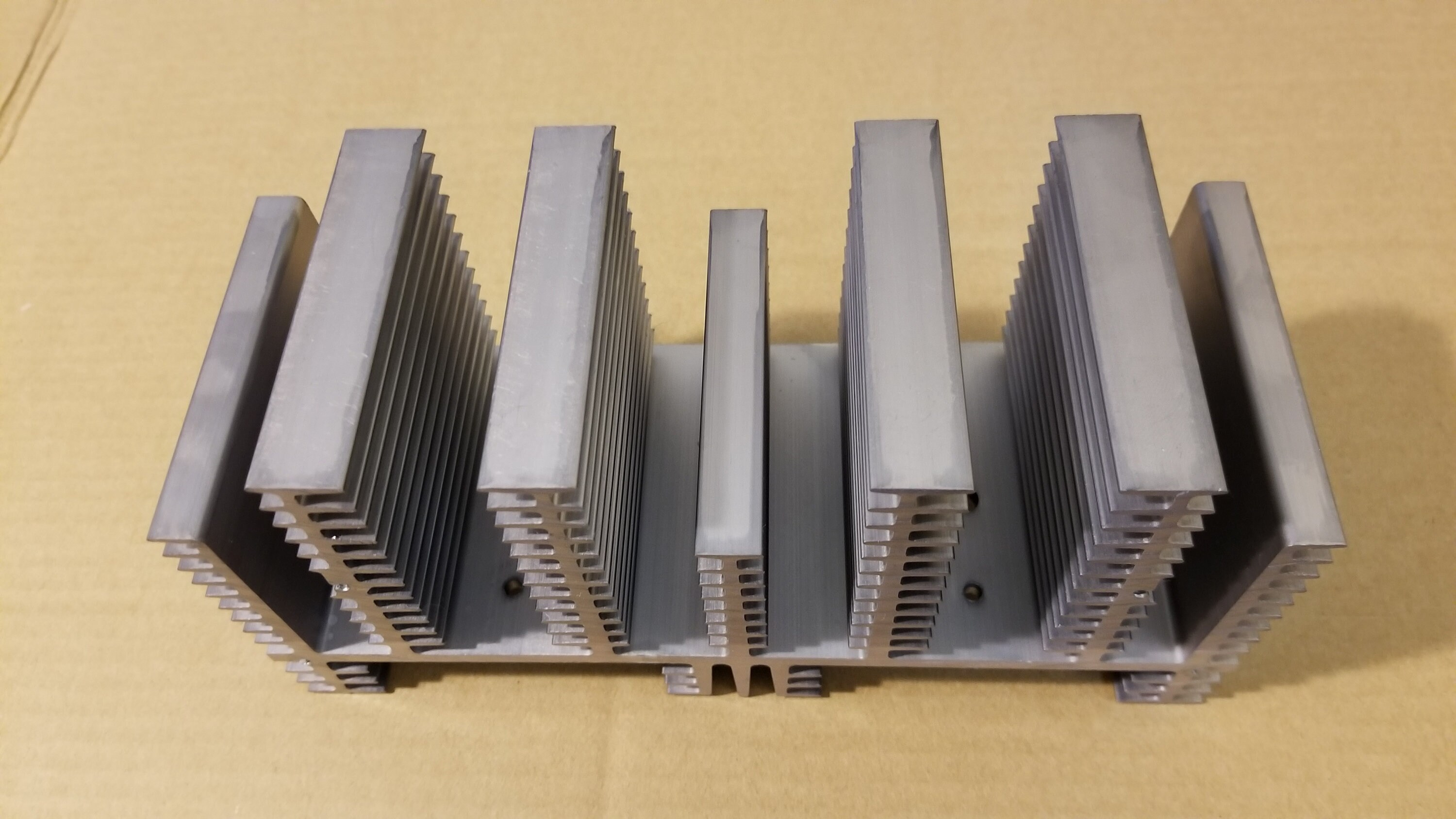 Large Heat Sink Technics Su 7300