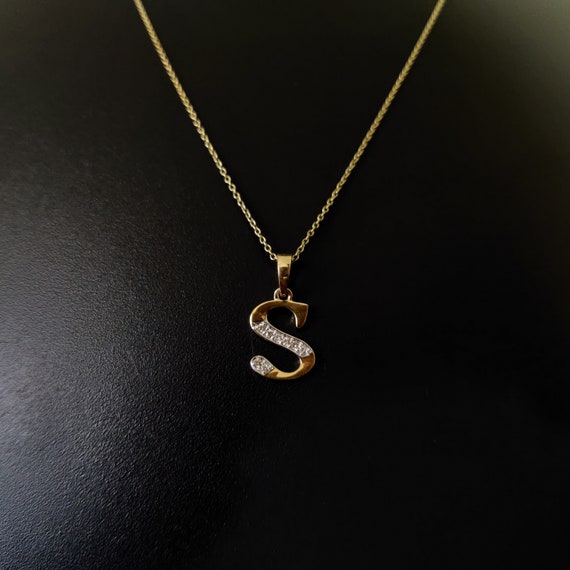 S shape store pendant design