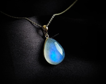 Natural Rainbow Moonstone Pendant, 14K Solid Yellow Gold Blue Moonstone Pendant, June Birthstone Pendant, Bezel Pendant, Pear Pendant