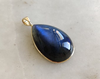 Natural Labradorite Pendant, 14K Solid Gold Labradorite Pendant, Solid Gold Bezel Pear Pendant, November Birthstone, Christmas Gift