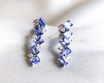 Orecchini In Oro Bianco 18k Con Tanzanite Rettangolare E Diamanti Circa 11x6 Mm Ref Orn948cbbt