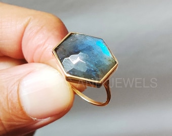 Natural Labradorite Ring, 14K Solid Yellow Gold Ring, 14k Gold Labradorite Ring, Labradorite Jewelry, Christmas Gift, August Birthstone