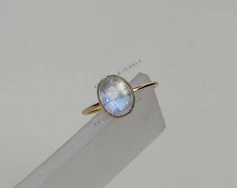 Natürlicher Regenbogen Mondstein Ring, 14K Solid Gelb Gold Lünette Ring, Juni Birthstone