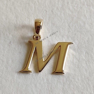 Colgante con la inicial M en oro de 14 quilates, colgante con la inicial M en oro amarillo macizo, colgante con dije de oro, colgante con la letra M, regalo de cumpleaños, colgante con letra