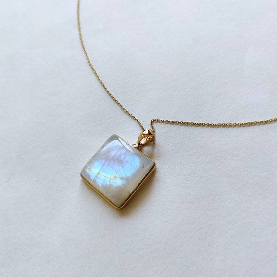 Natural Golden Moonstone Pendants Natural Golden Moonstone Pendants