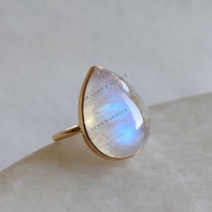 Natural Rainbow Moonstone Ring, 14K Solid Gold Ring, Rainbow Moonstone Gold Ring, Rainbow Moonstone Jewelry, Dainty Ring, June Birthstone