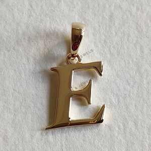 Pingente com inicial E em ouro 14K, pingente com inicial E em ouro amarelo maciço, pingente com pingente de ouro, pingente com alfabeto E, presente de aniversário, pingente com letra