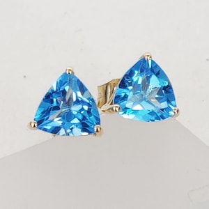 Natürliche Schweizer Blautopas Ohrstecker, 14K solide Gelbgold Schweizer Blautopas Ohrring, Dezember Birthstone, Weihnachtsgeschenk, Topas Schmuck