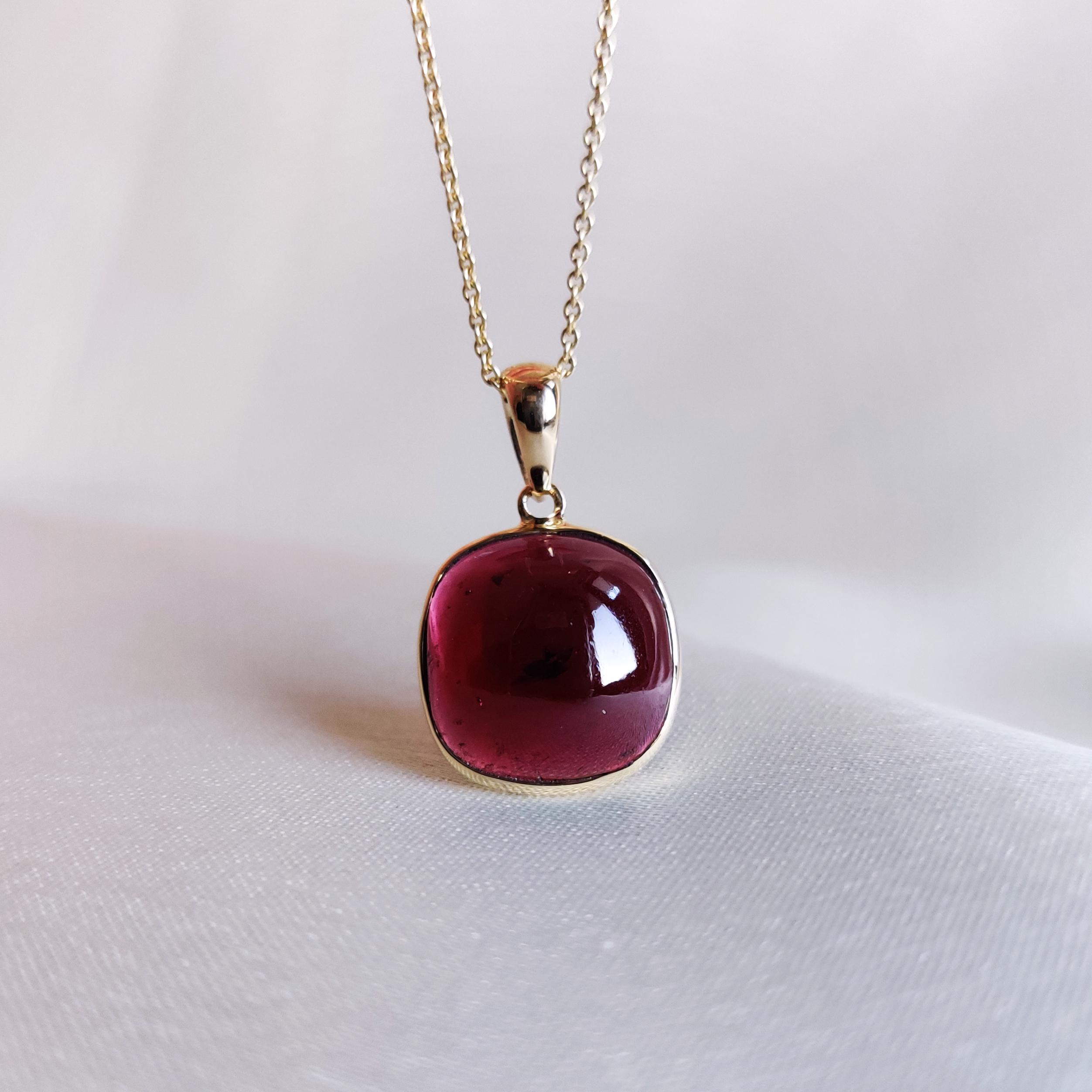 7.63 Ct Natural Garnet Pendant 14K Yellow Gold Bezel Setting