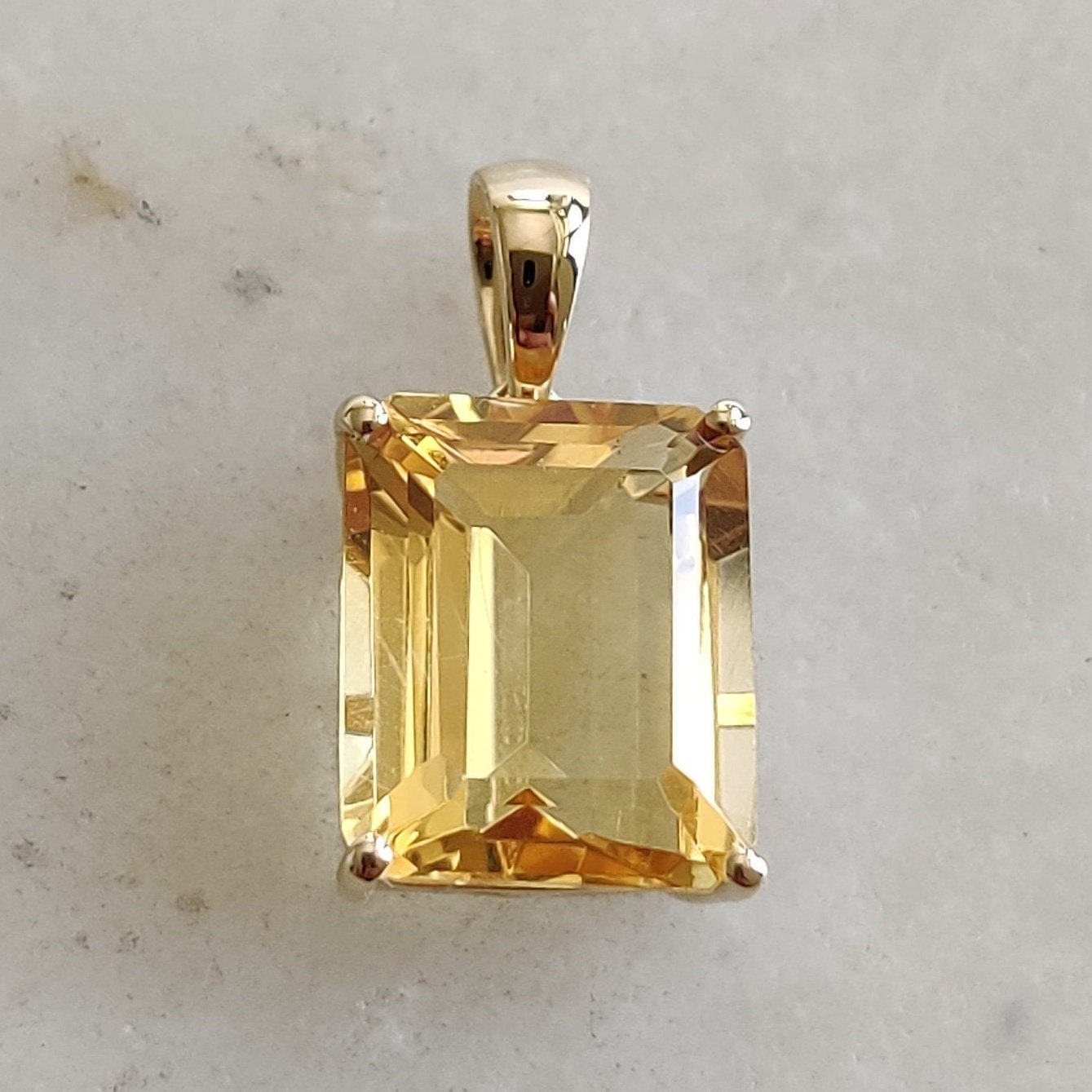 14Kt Yellow Gold Diamond Citrine Pendant