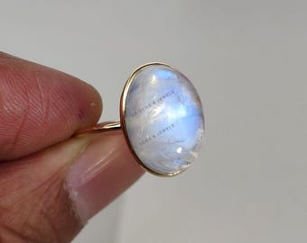 Natural Rainbow Moonstone Ring, 14K Solid Yellow Gold Blue Moonstone Ring, June Birthstone Ring, Bezel Ring, Oval Ring, Anniversary Gift