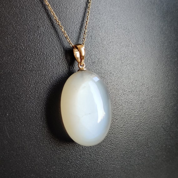 White gold moonstone pendant deals