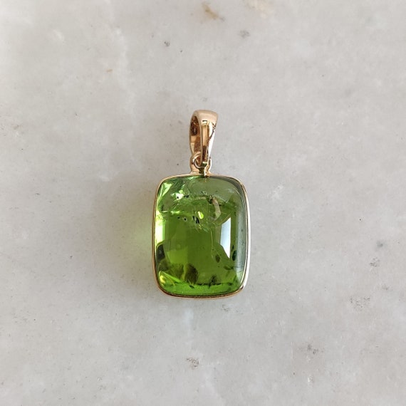 Gold peridot pendant sale