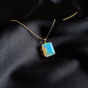 Natürlicher äthiopischer Opalanhänger, 14K solider Gelbgold-Opalanhänger, Achteckanhänger, Oktober Geburtsstein, Valentinstag, Geschenk, Opalschmuck