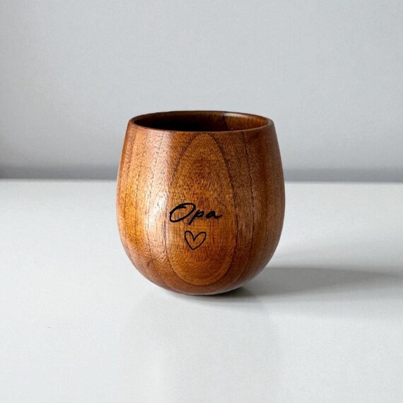 Personalisierter Holzbecher mit Gravur aus Eiche – Becher mit Namen – Geschenk für Männer Frauen – Unikat mit Lasergravur