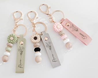 Personalized Birth Flower Keyring/ Gift for Her/ Daisy Beaded Keyring for Girls/ Custom Text Faux Leather Keyring/Bridesmaid Gifts/Bag Charm