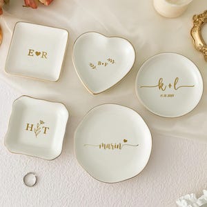 Personalized Jewelry Dish/ Bridesmaid Gifts/ Engagement Ring Dish/ Birthday Gift for Her/ Graduation Gift/ Bridal Shower Gift/ Gift for Mom