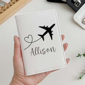 Personalisierte Passhülle, Brautjungfer Vorschlag, benutzerdefinierte Gepäckanhänger, Flitterwochen Geschenk, benutzerdefinierter Reisepass, Reisezubehör, Geschenk für Reisende