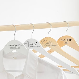 Cintres de demoiselle d&#39;honneur personnalisés / Cintres de demoiselle d&#39;honneur / Cintre de la mariée / Fête de la mariée / Cintre de mariage personnalisé / Cintres de mariage à impression UV