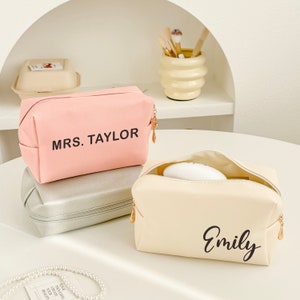 Personalized Toiletry Bag, Bridesmaid Gifts, PU Leather Makeup Bag, Makeup Pouch, Cosmetic Bag, Bridesmaid Proposal Gift,  Pouch, Clutch