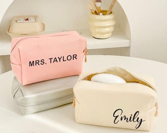 Personalized Toiletry Bag, Bridesmaid Gifts, PU Leather Makeup Bag, Makeup Pouch, Cosmetic Bag, Bridesmaid Proposal Gift,  Pouch, Clutch