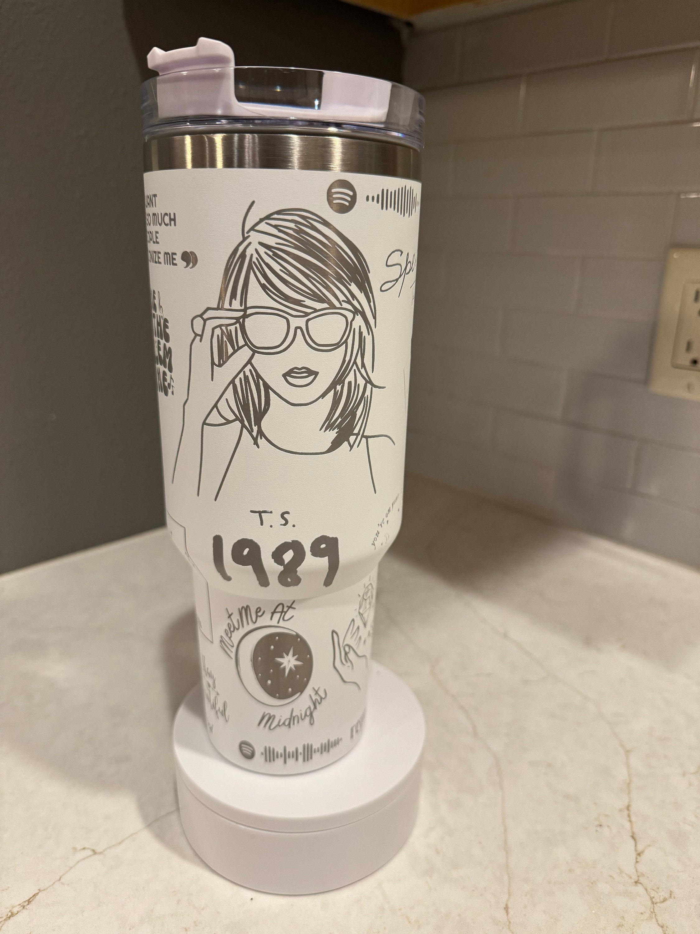 Taylor Swift Stanley Cup 40 Oz Stanley Tumbler With Handle Gift For Swiftie  Red 1989 Lover Folklore Fearless Reputation Taylors Version 2023 The Eras  Tour Travel Cups - Laughinks