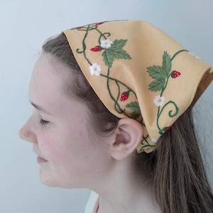 Strawberries Headscarf Kit image 2