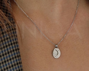 moon steel necklace , dainty moon pendant necklac , crescent moon necklace