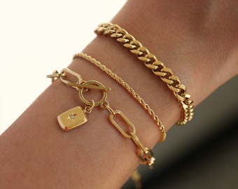 Chunky Clover Bracelet with Gold Links,Paperclip charm bracelet,large link bracelet with charm,gold,gold jewelry,gold bracelet,stacking