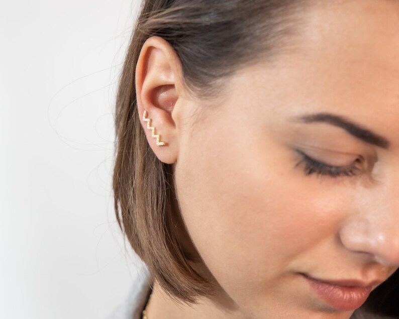 triangle ear climber trepadores gold earrings minimalist ear climbers Minimalist jewelry Dainty earrings ear crawlers