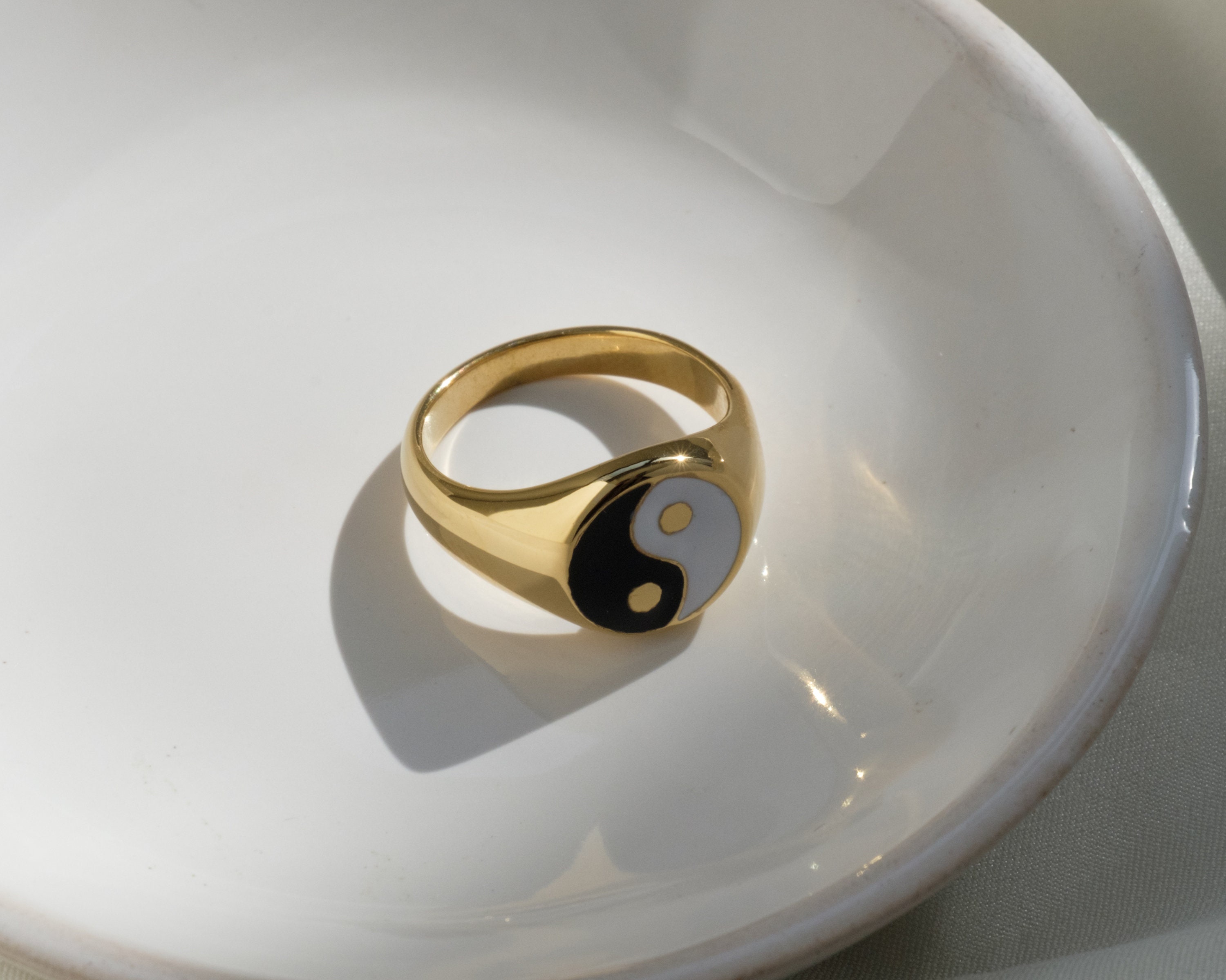 yin yang ring, chunky ring, taoist ring, Enamel black and white ring