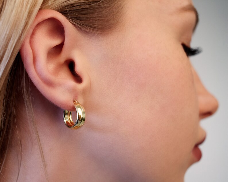 Small gold huggie hoops earring for women tiny silver delicate hoop earrings minimalist fashion gift ideas jewelry for her