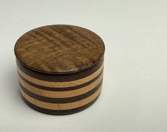 Round wooden keepsake box