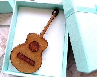 Broche de guitarra española de madera y resina hecho a mano, broche de guitarra clásica personalizable, broche de música brillante de color