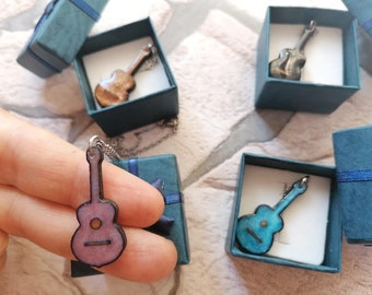 Classical guitar pendant made of wood and resin, Spanish guitar pendant, handmade music pendant, musical pendant for party