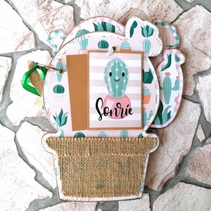 álbum de scrapbook con anillas en forma de cactus, hecho a mano en cartón,cartulina y papel, para fotos de casa,campo, plantas,cactus ...