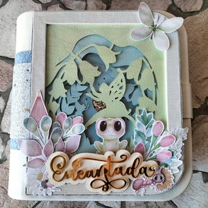 Album scrapbook enfant, amis, fait main en carton, carton et papier, livre photo enfant, album valise fée