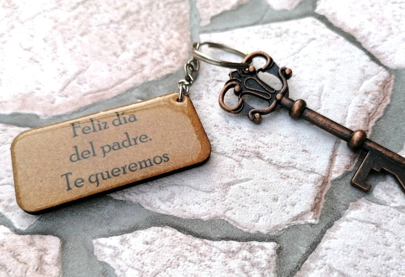 Father/'s Day Gift Handmade Keychain with Names Printed on Wood and Custom Resin with Dedicatory Phrase