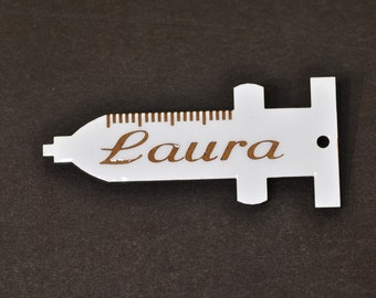 placa identificativa de madera, nombre de madera,etiqueta personalizada de médico, enfermera, sanitario con forma de jeringa