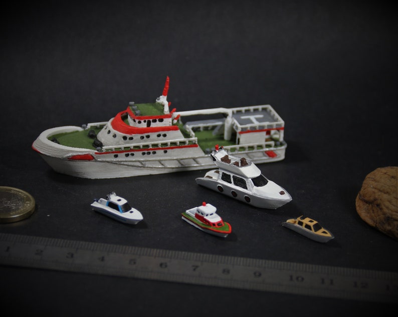 Miniatur Schiff Modelle handbemalt Yacht Cruiser SAR Seenotrettungskreuzer verschiedene Größen Bild 6