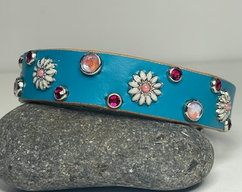 Floral Collar, Girl Dog Collar,  Daisy Dog Collar With crystals,  X-Small Dog collar, Crystals Leather Dog Collar,  3/4" Wide Custom Collar.
