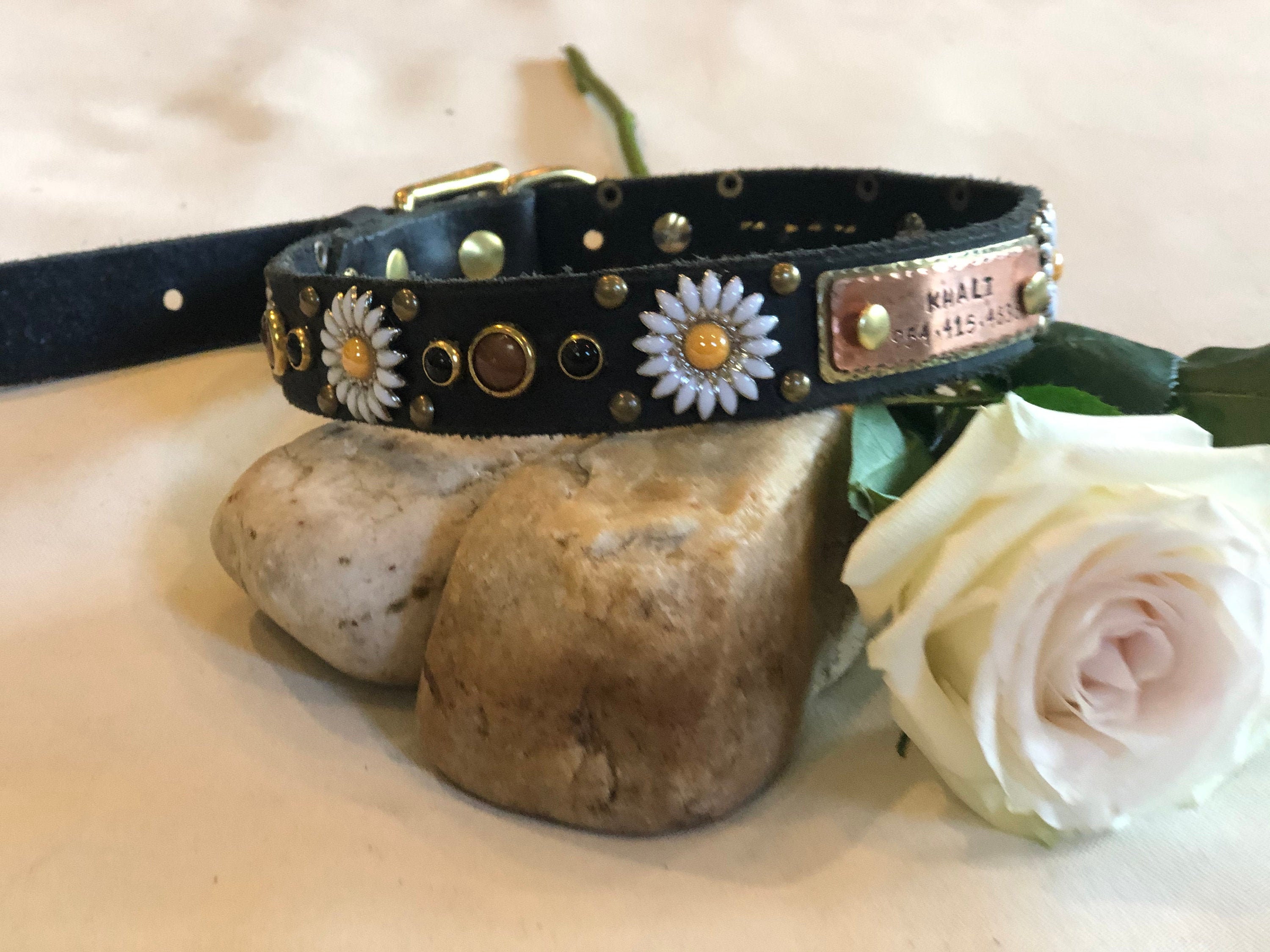 Floral Daisy Leather Dog Collar, Personalized Copper & Brass Nameplate in Nature Tone Flower Female Collar, 1" Inch For Medium To Large